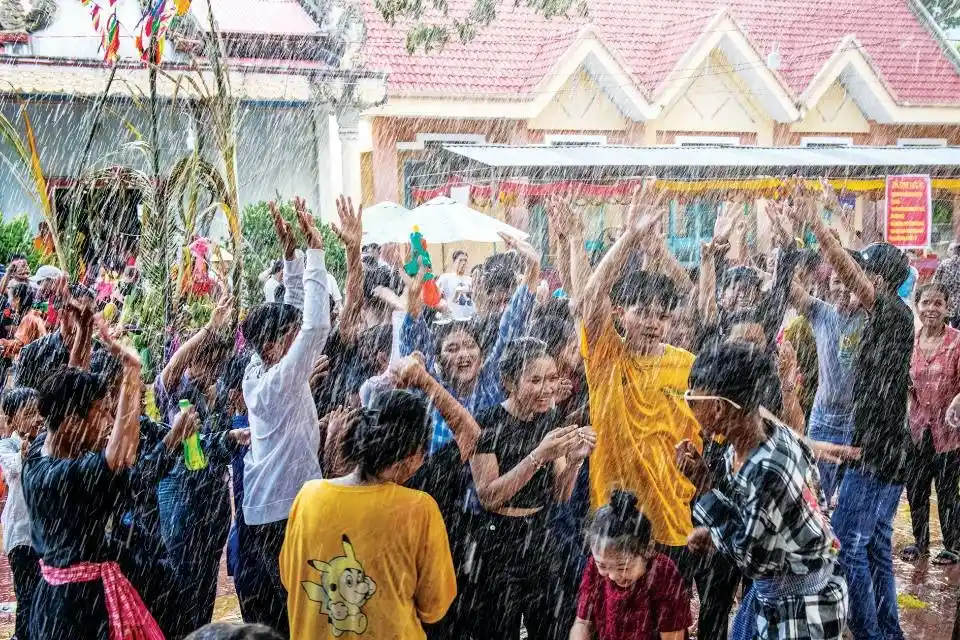 water splashing water in khmer new year