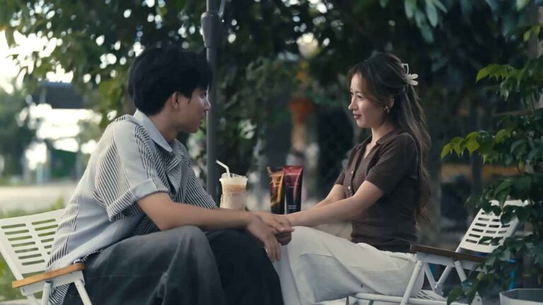 កាហ្វេចិញ្ចើមផ្លូវ
